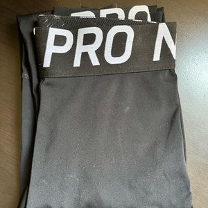 Barely worn full length Nike Pro DRI-FIT leggings black
